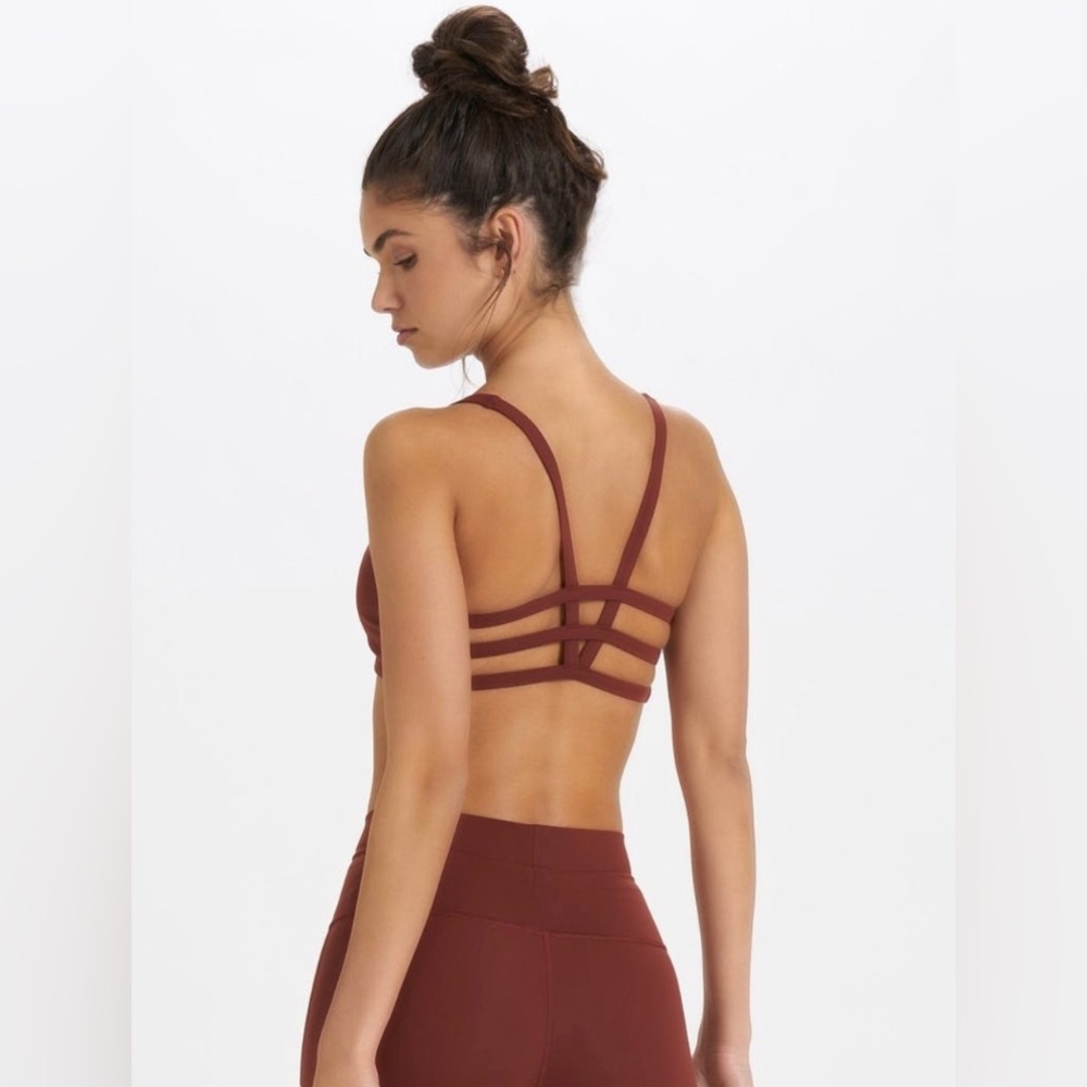 Vuori Yosemite Bra - Ruby